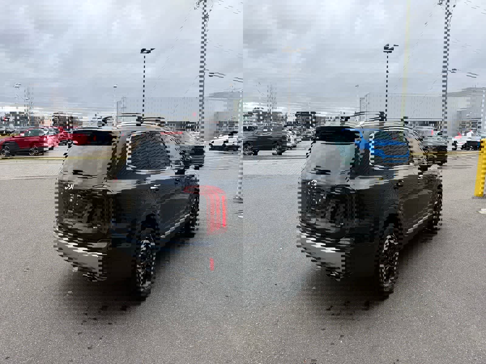 Used 2023 Kia Telluride S image 3