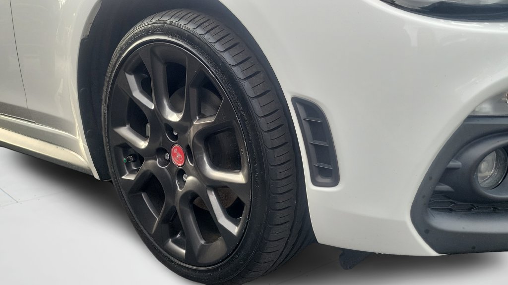 Used 2017 FIAT 124 Spider Abarth RWD image 5