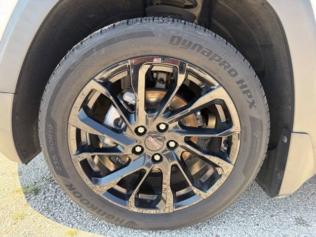 Used 2023 GMC Terrain SLE w/ Driver Convenience Package AWD/4WD image 9