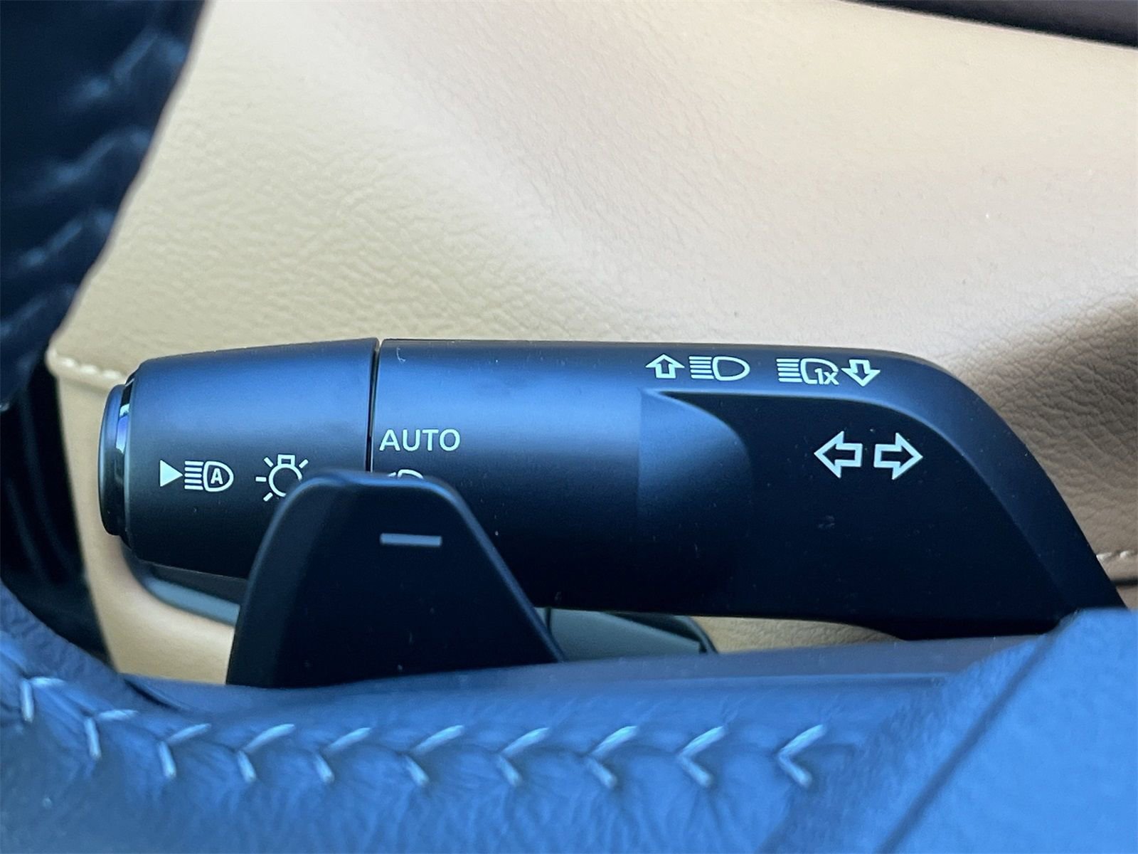 New 2025 Nissan Armada SL w/ Captain's Chari Seat Package image 13