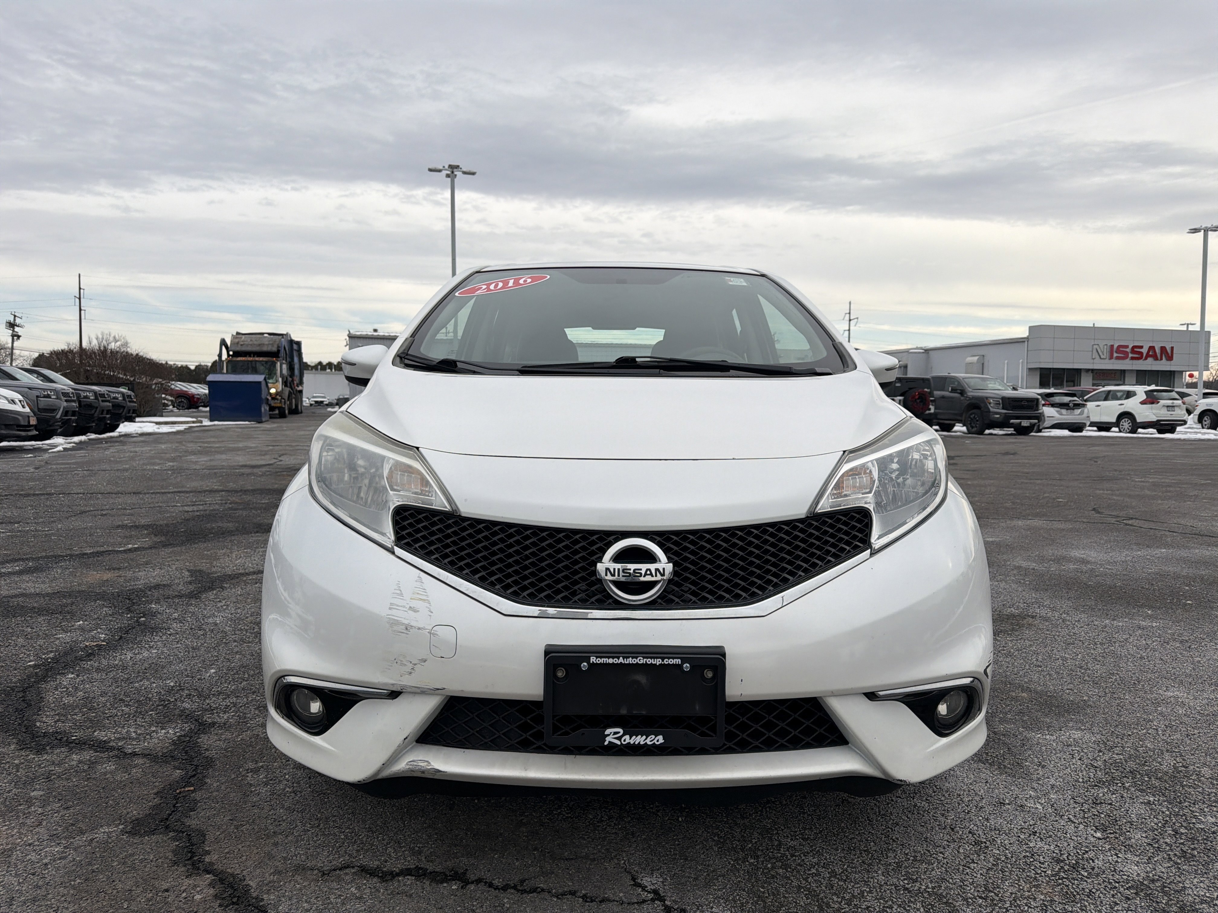 Used 2016 Nissan Versa Note SR image 2