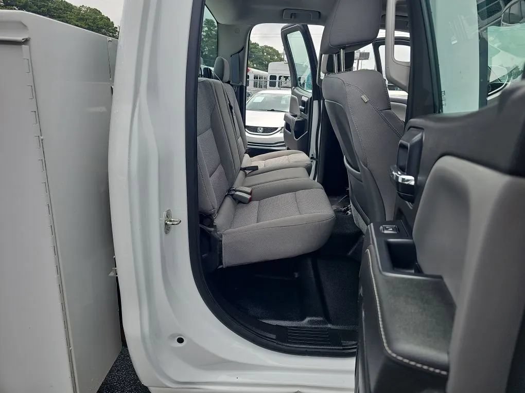 Used 2015 Chevrolet Silverado 2500 W/T RWD image 16