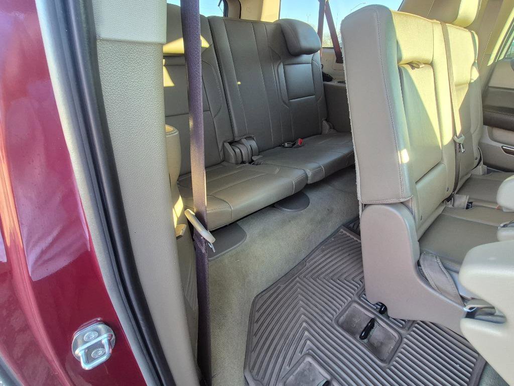 Used 2017 Chevrolet Suburban LT AWD/4WD image 21