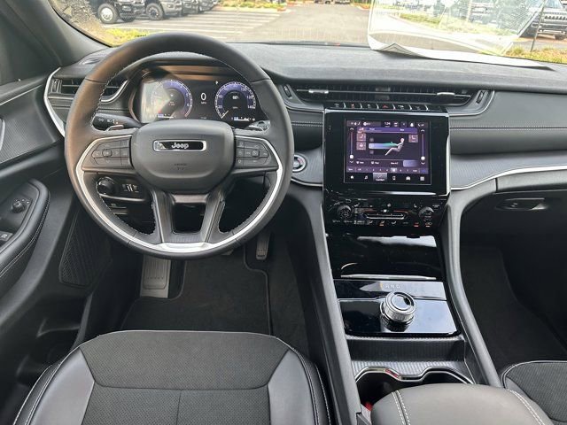 New 2025 Jeep Grand Cherokee L Altitude image 21