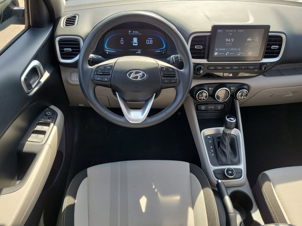 Used 2025 Hyundai Venue SEL image 10