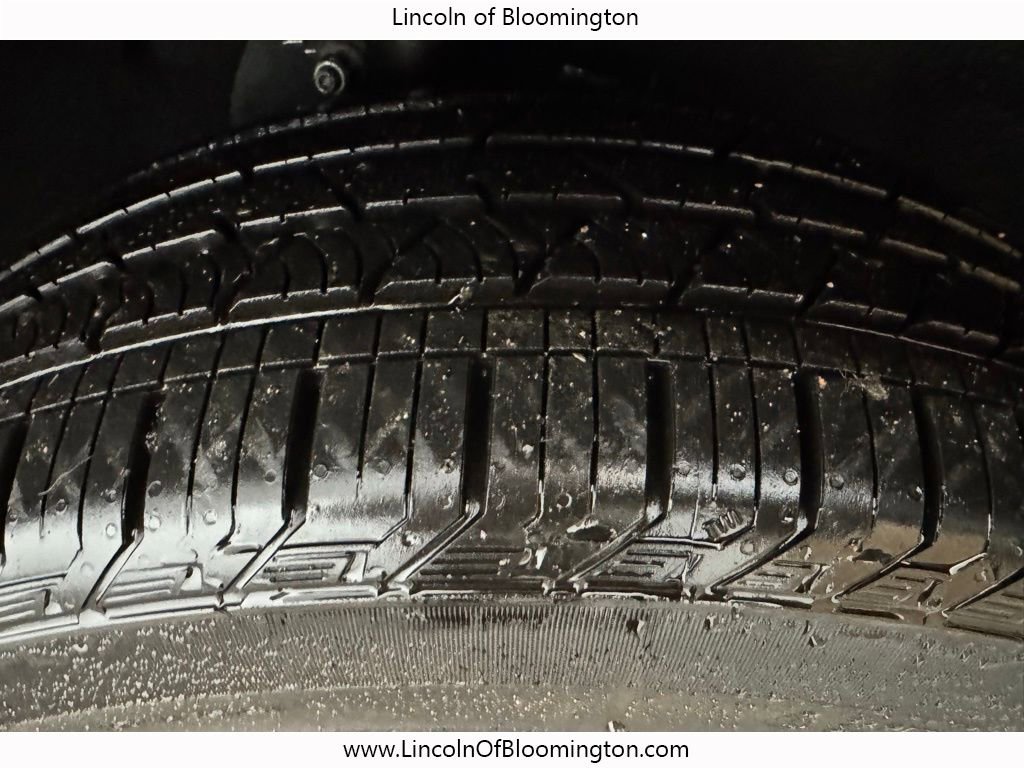 New 2025 Lincoln Corsair Reserve w/ Equipment Group 202A image 17