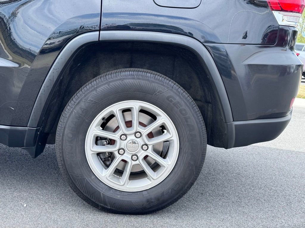 Used 2020 Jeep Grand Cherokee Laredo AWD/4WD image 34