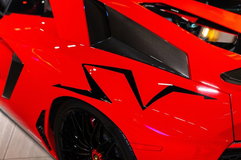 Used 2017 Lamborghini Aventador LP 750-4 Superveloce AWD/4WD image 19