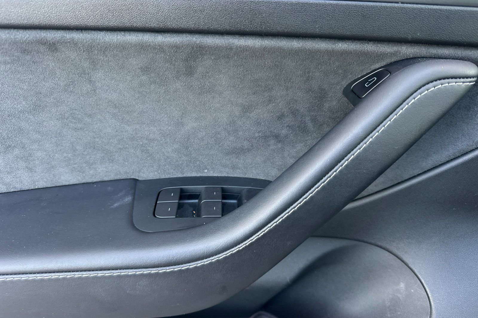 Used 2023 Tesla Model 3 Standard Range image 11