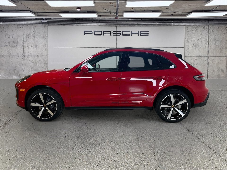Certified 2026 Porsche Macan AWD/4WD image 2