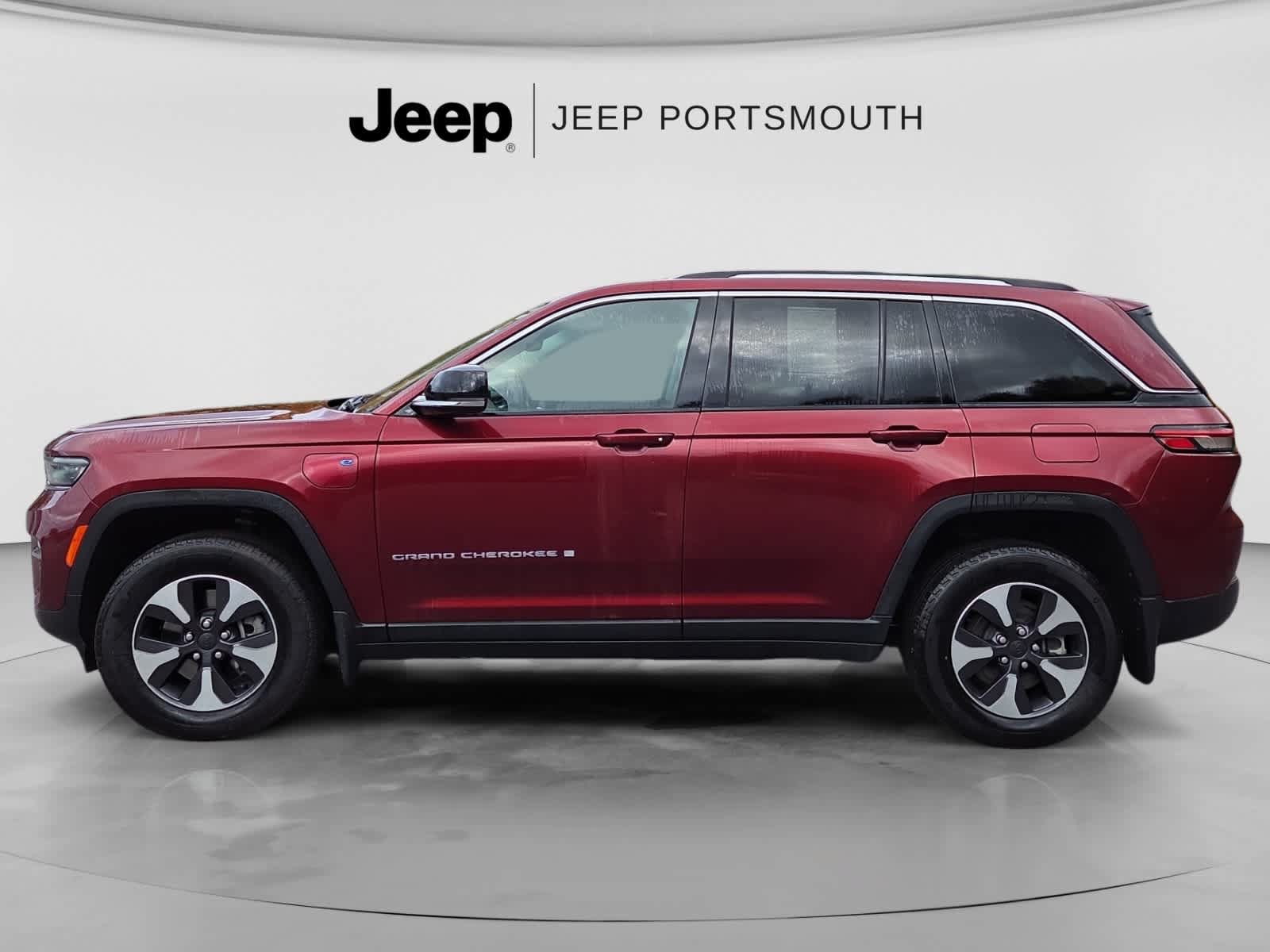 Used 2023 Jeep Grand Cherokee 4WD 4xe w/ MOPAR Finishing Package image 7