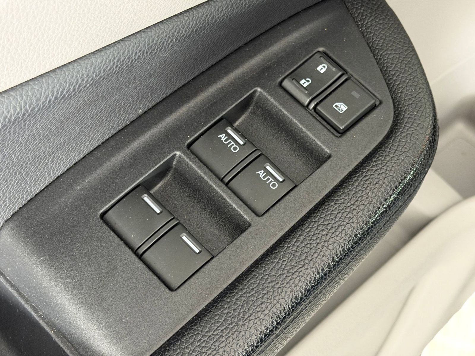 Used 2017 Honda Pilot EX-L image 24