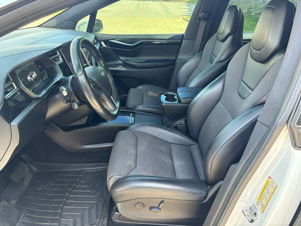 Used 2017 Tesla Model X 75D image 11