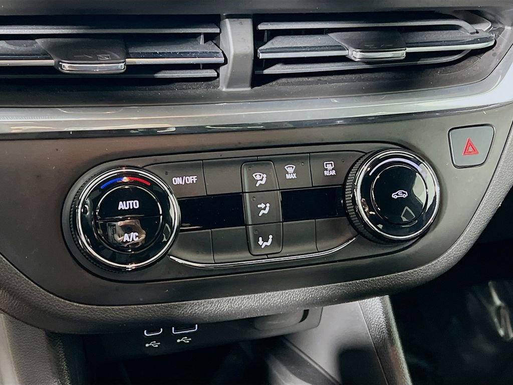 Used 2024 Buick Envista Preferred w/ Convenience II Package image 15