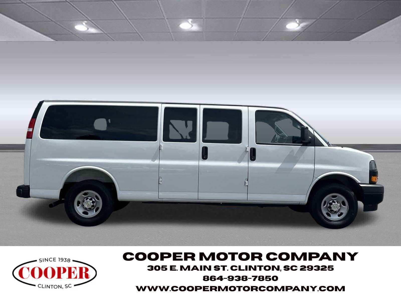 Used 2025 Chevrolet Express 3500 LS RWD image 6