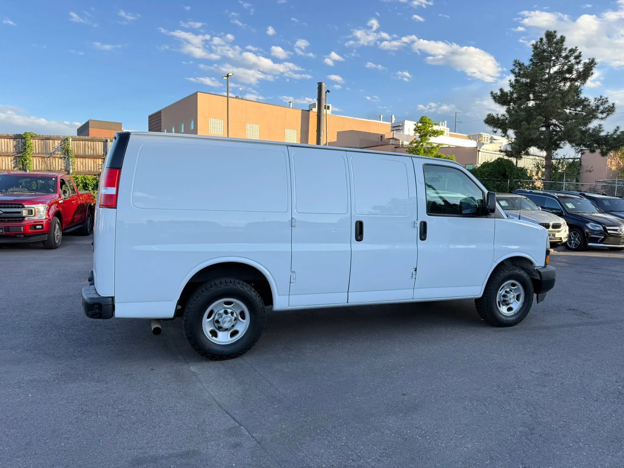 Used 2021 Chevrolet Express 2500 RWD image 7