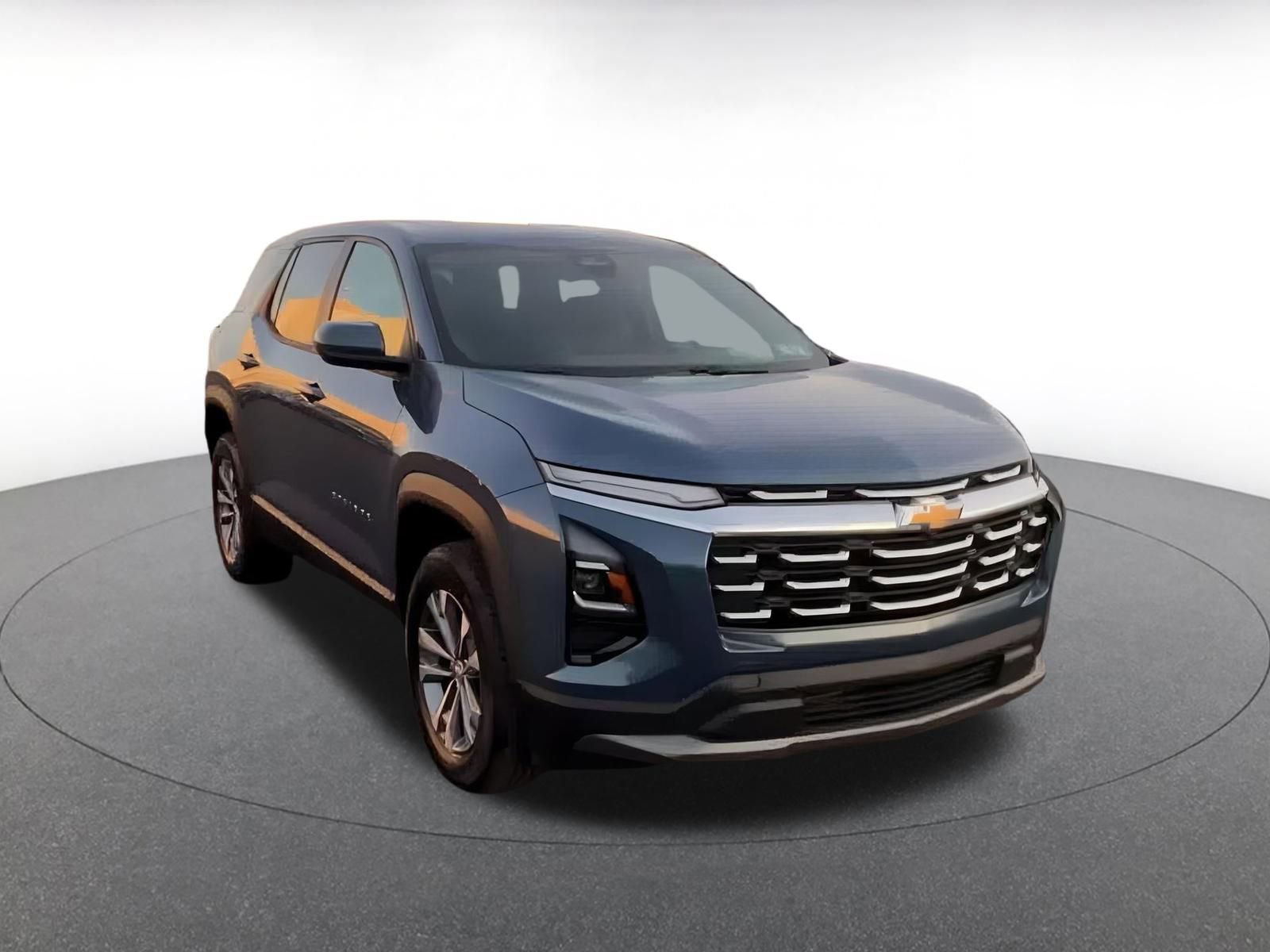 Used 2025 Chevrolet Equinox LT image 3