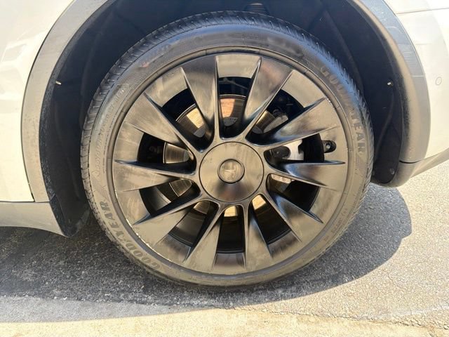 Used 2021 Tesla Model Y Long Range AWD/4WD image 32