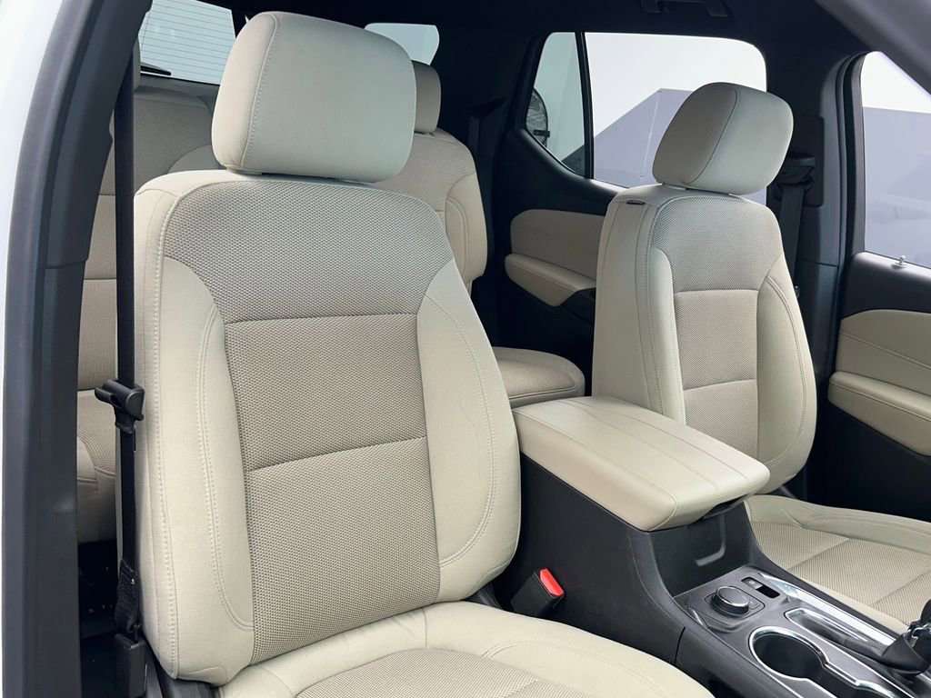 Used 2022 Chevrolet Traverse LS image 47