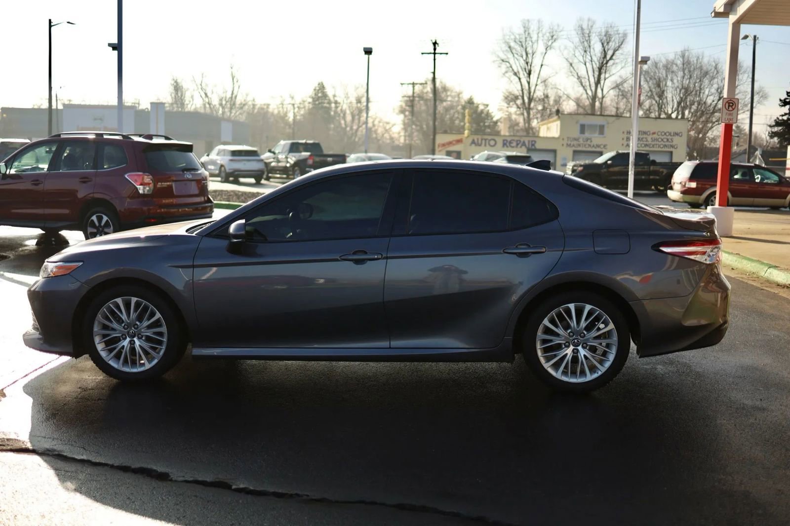 Used 2018 Toyota Camry XLE w/ Driver Assist Package FWD image 8