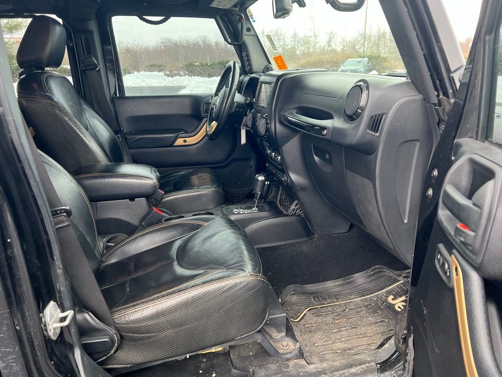 Used 2014 Jeep Wrangler Unlimited Sahara image 9