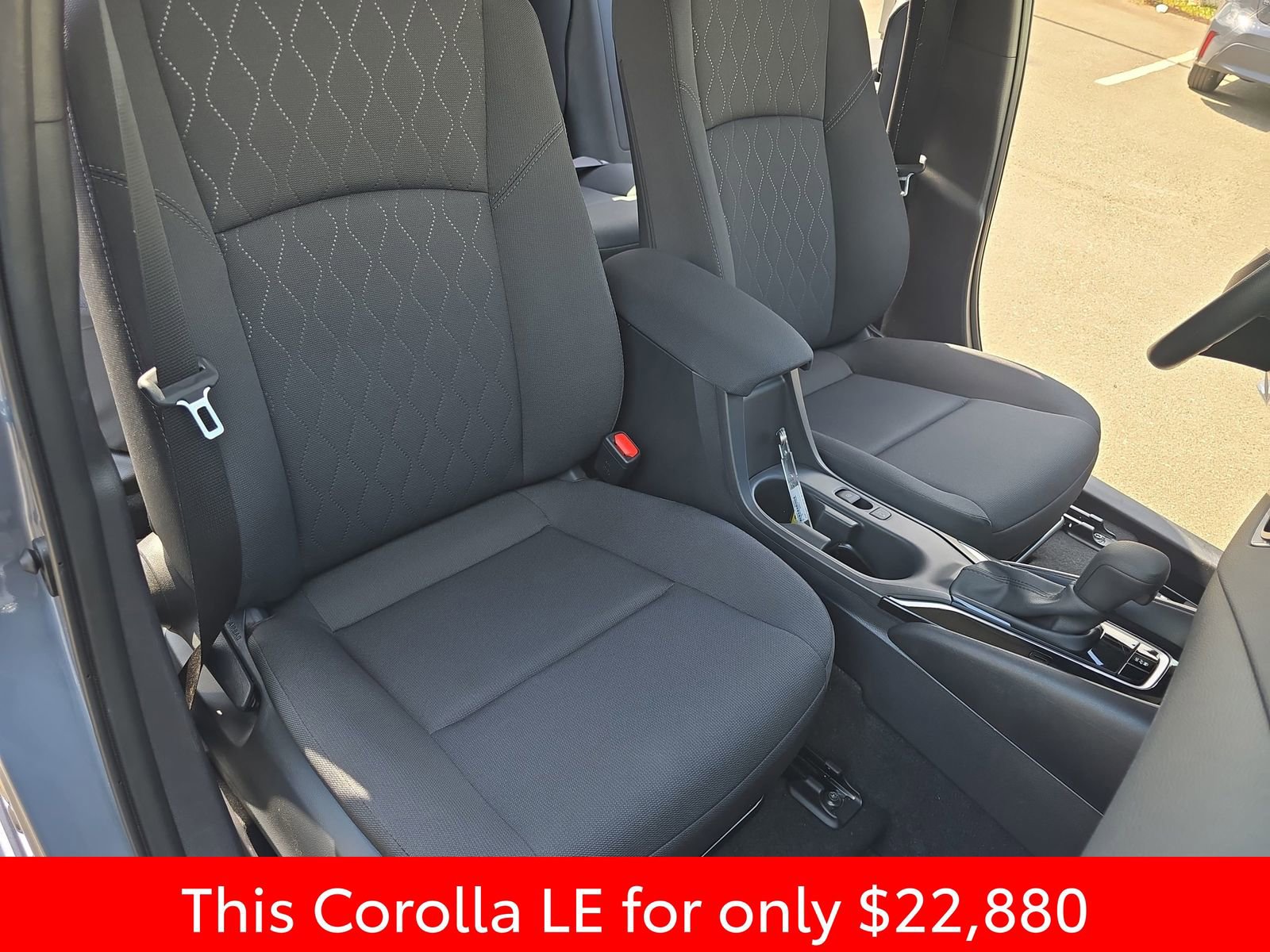Used 2025 Toyota Corolla LE w/ Convenience Package image 16