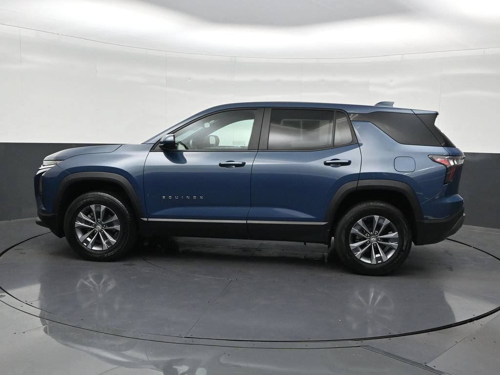 Used 2025 Chevrolet Equinox LT FWD image 2