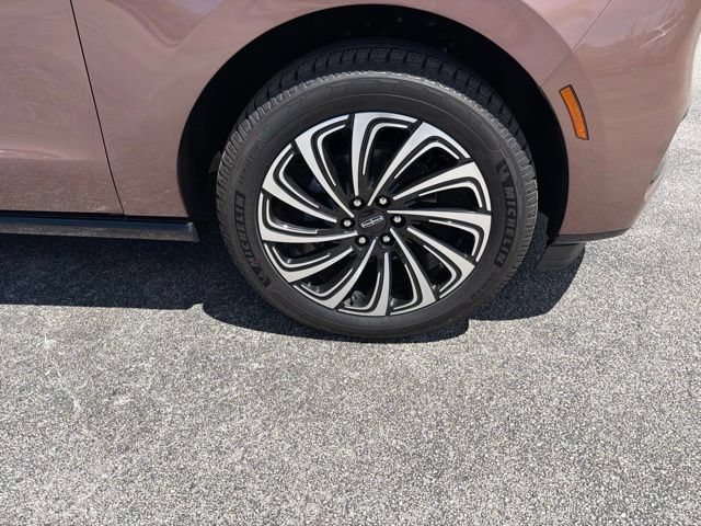 New 2026 Lincoln Navigator Black Label AWD/4WD image 9