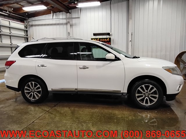 Used 2013 Nissan Pathfinder SL w/ Cargo Pkg AWD/4WD image 2