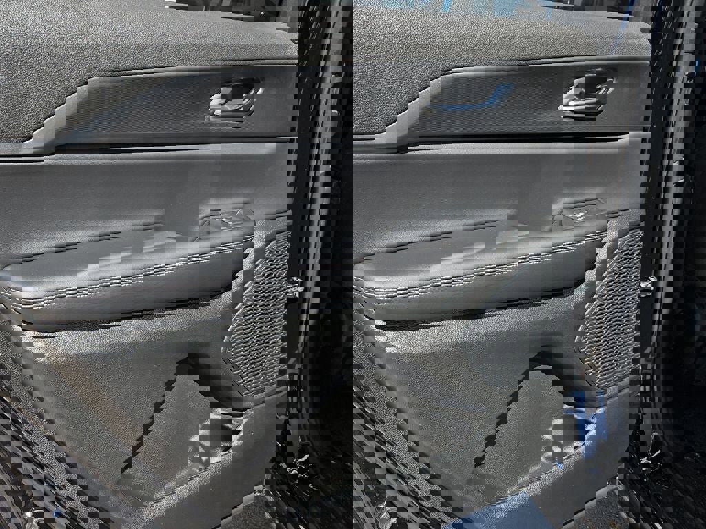 New 2025 Jeep Grand Cherokee L Laredo w/ Luxury Tech Group I image 15