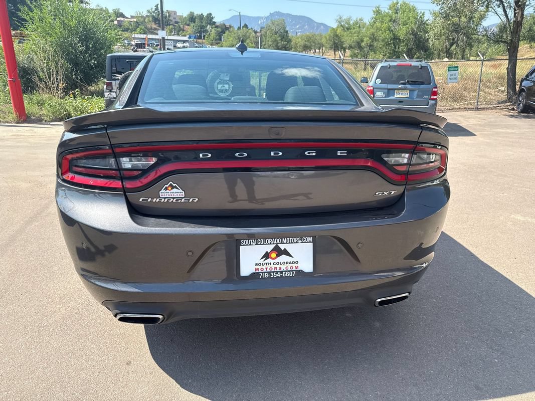 Used 2016 Dodge Charger SXT w/ Navigation & Travel Group RWD image 6