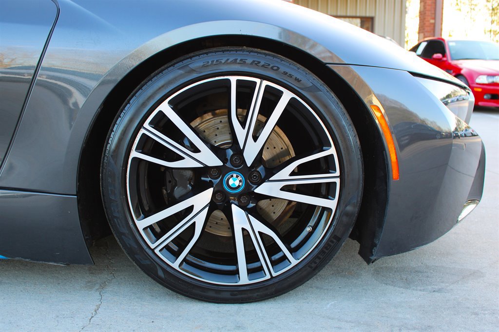 Used 2015 BMW i8 image 36
