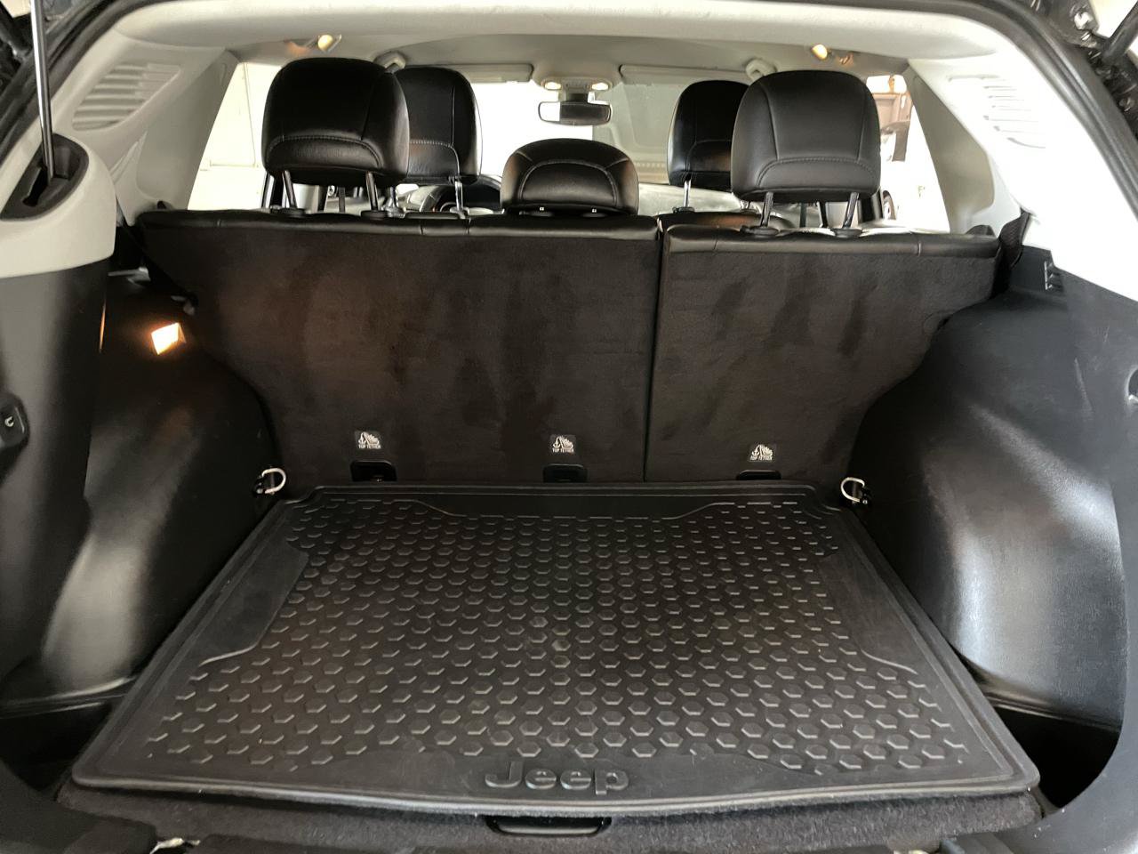 Used 2019 Jeep Compass Trailhawk w/ Leather Interior Group AWD/4WD image 16