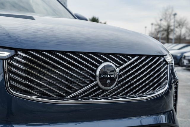 New 2026 Volvo XC90 B6 Plus w/ Protection Package Premier image 12