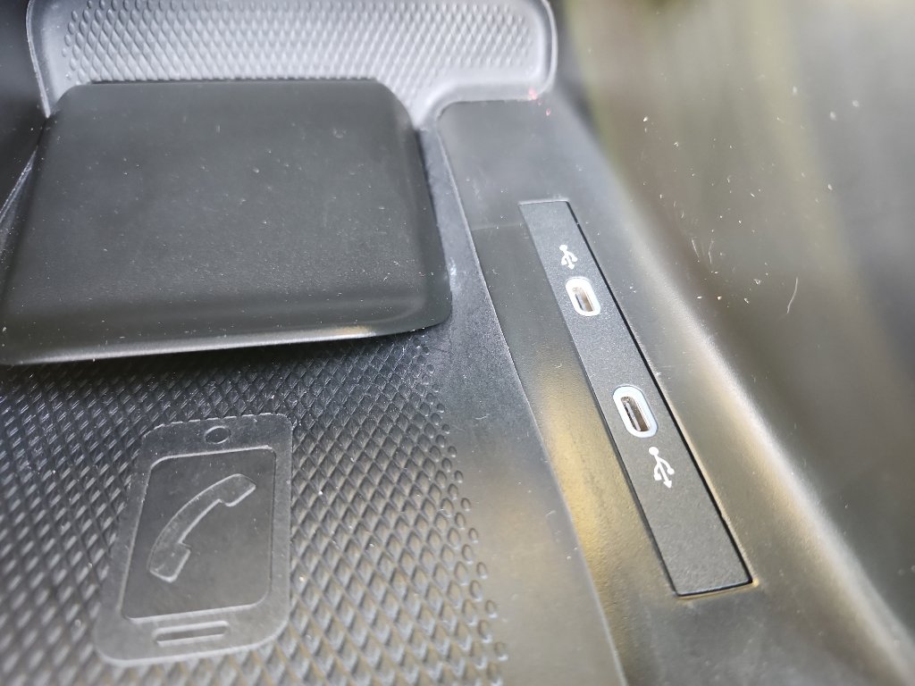 Used 2025 Volkswagen ID.4 Pro image 31