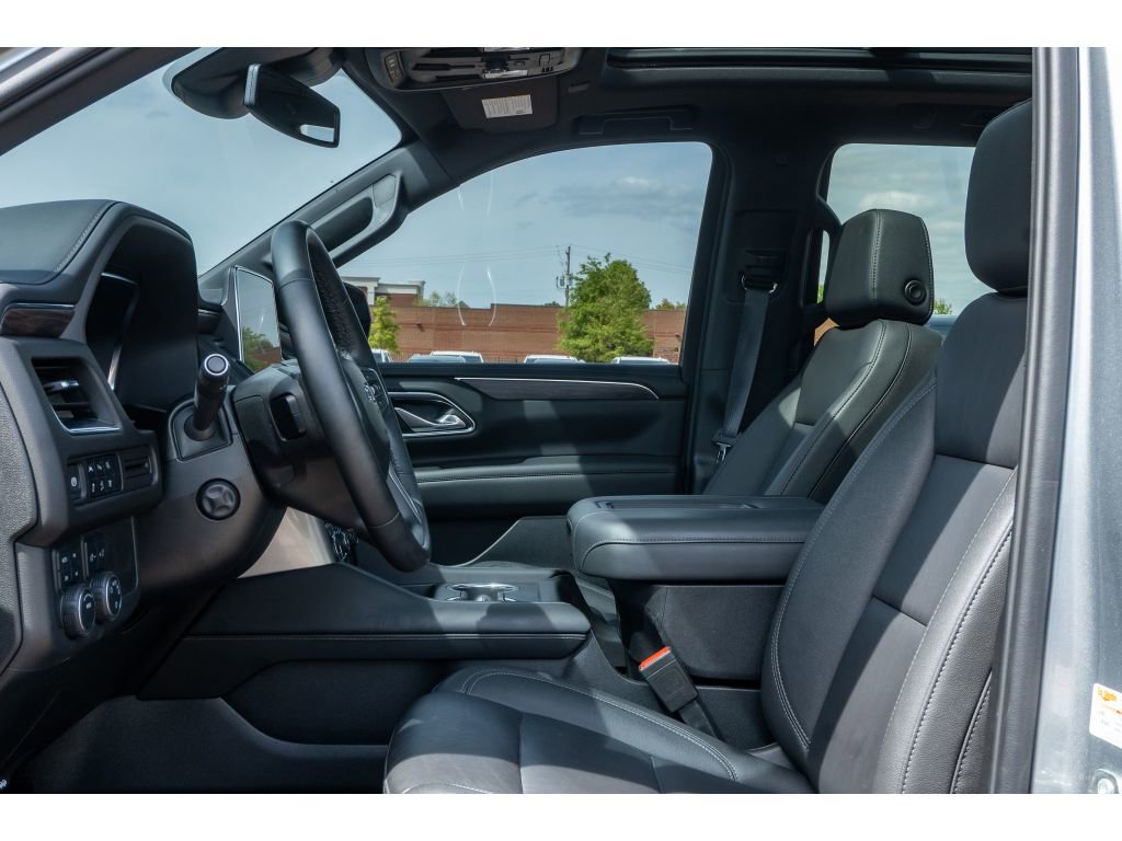 Used 2024 Chevrolet Tahoe Z71 w/ Luxury Package AWD/4WD image 11