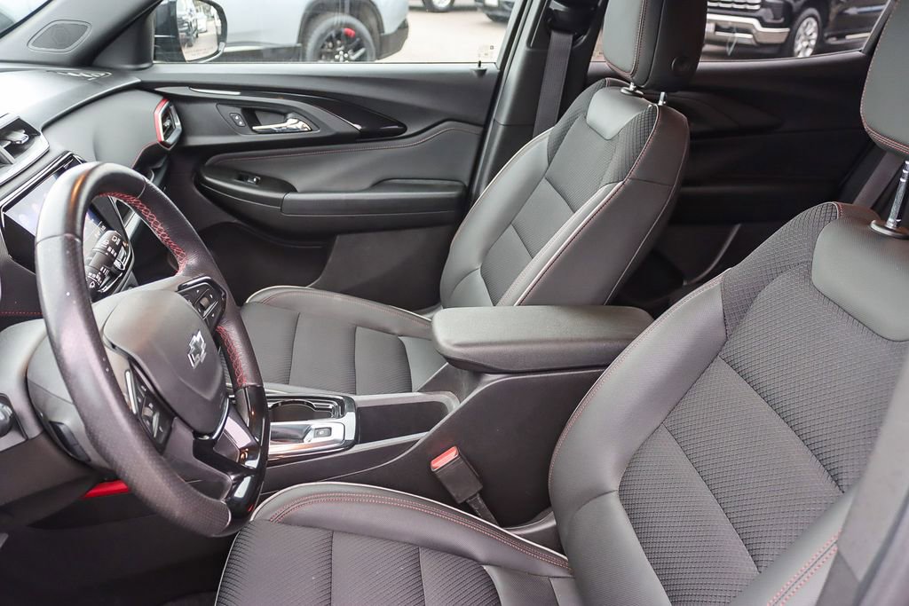 Used 2021 Chevrolet TrailBlazer RS w/ Convenience Package image 9