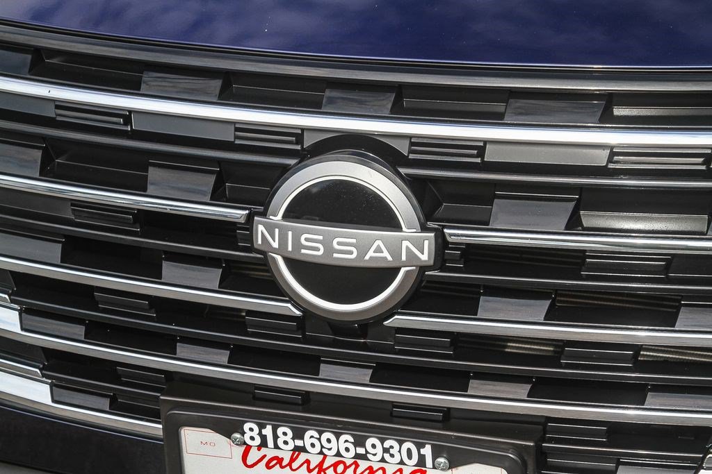 Certified 2024 Nissan Rogue SV w/ SV Premium Package FWD image 5