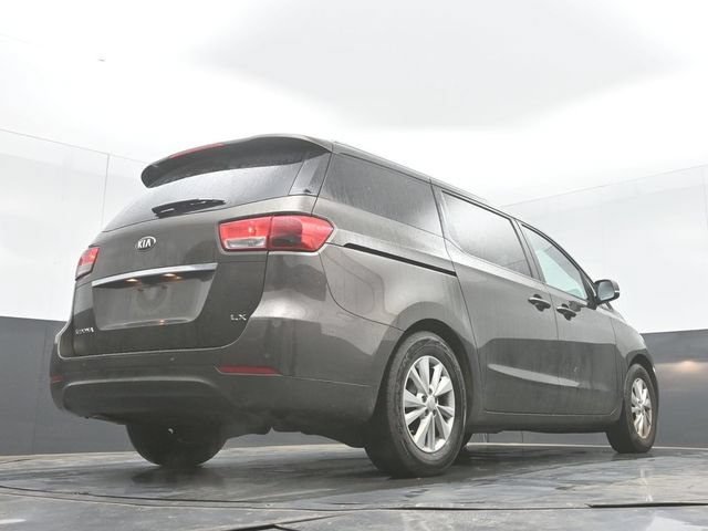 Used 2017 Kia Sedona LX w/ LX Essentials Premium Package FWD image 33
