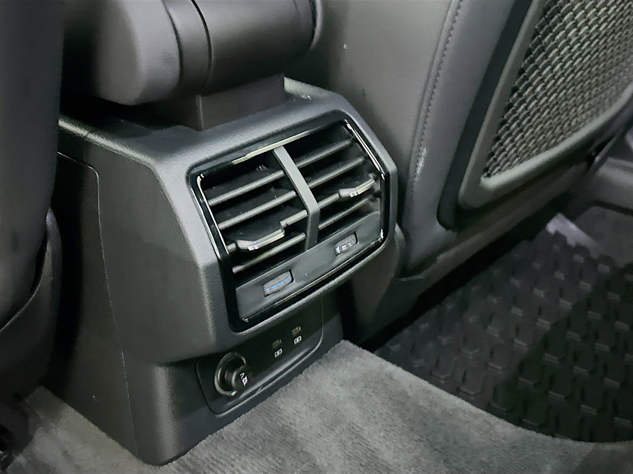 Used 2020 Audi Q3 2.0T Premium w/ Convenience Package image 26