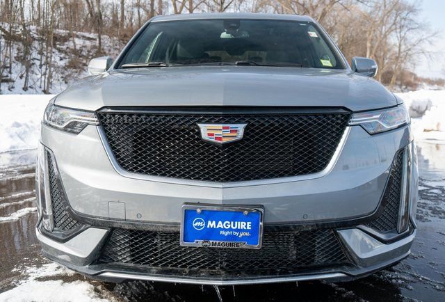Used 2025 Cadillac XT6 Sport image 3