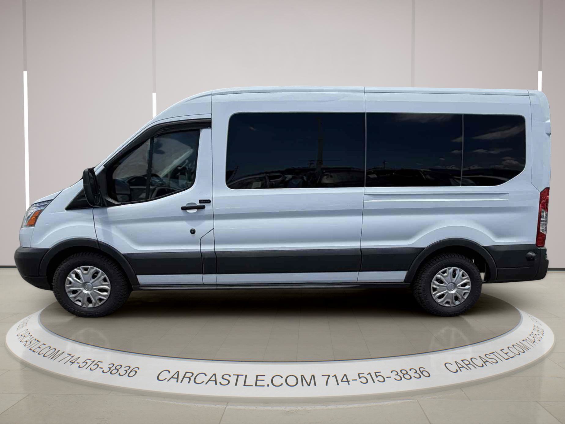 Used 2017 Ford Transit 350 XLT RWD image 4