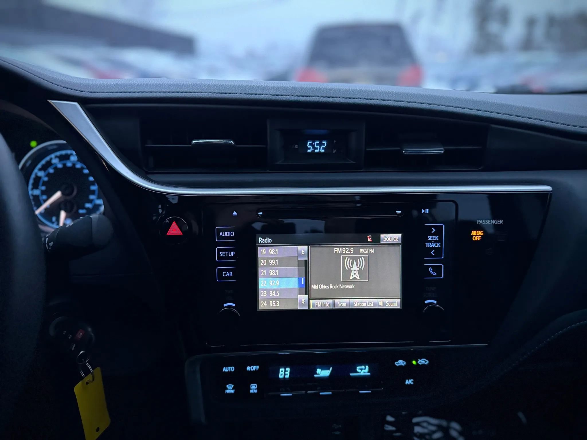 Used 2017 Toyota Corolla SE image 10