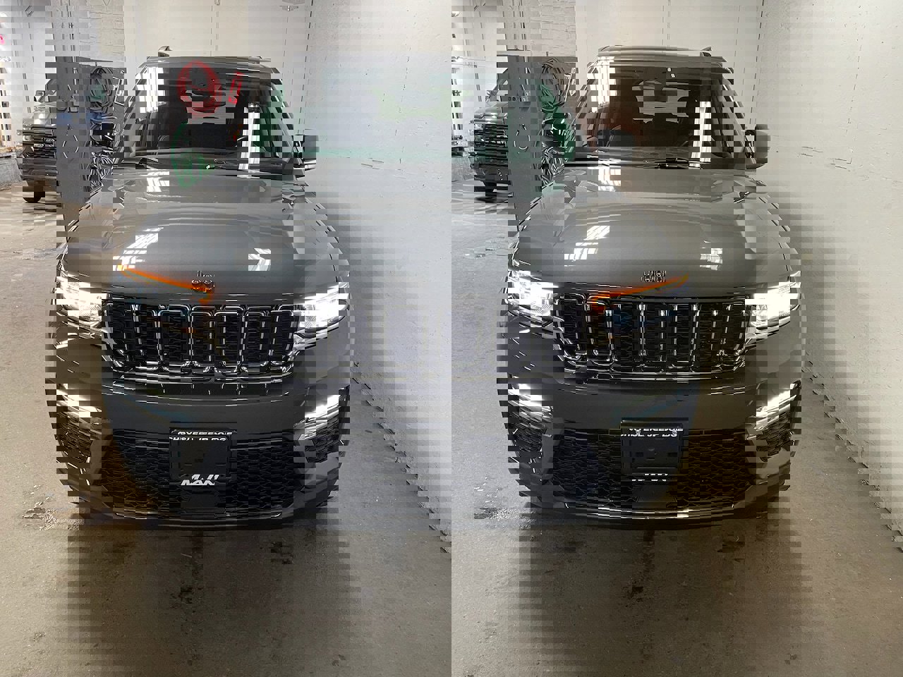 Used 2022 Jeep Grand Cherokee Limited image 5