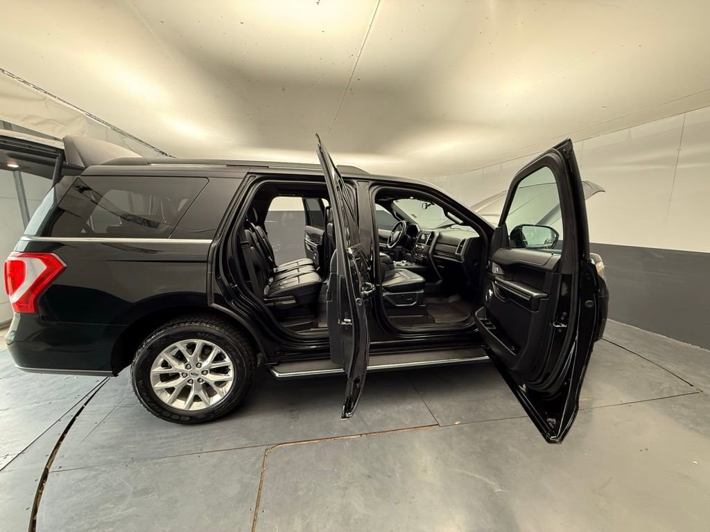 Used 2020 Ford Expedition XLT w/ Equipment Group 202A AWD/4WD image 20