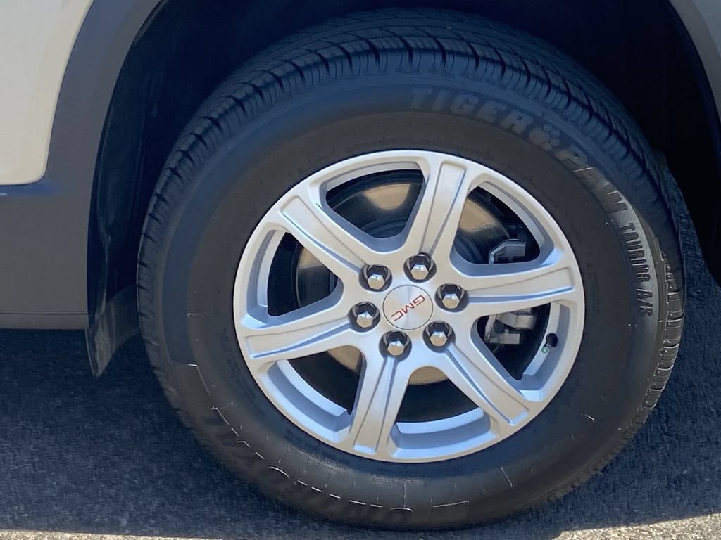 Used 2017 GMC Acadia SLE FWD image 28