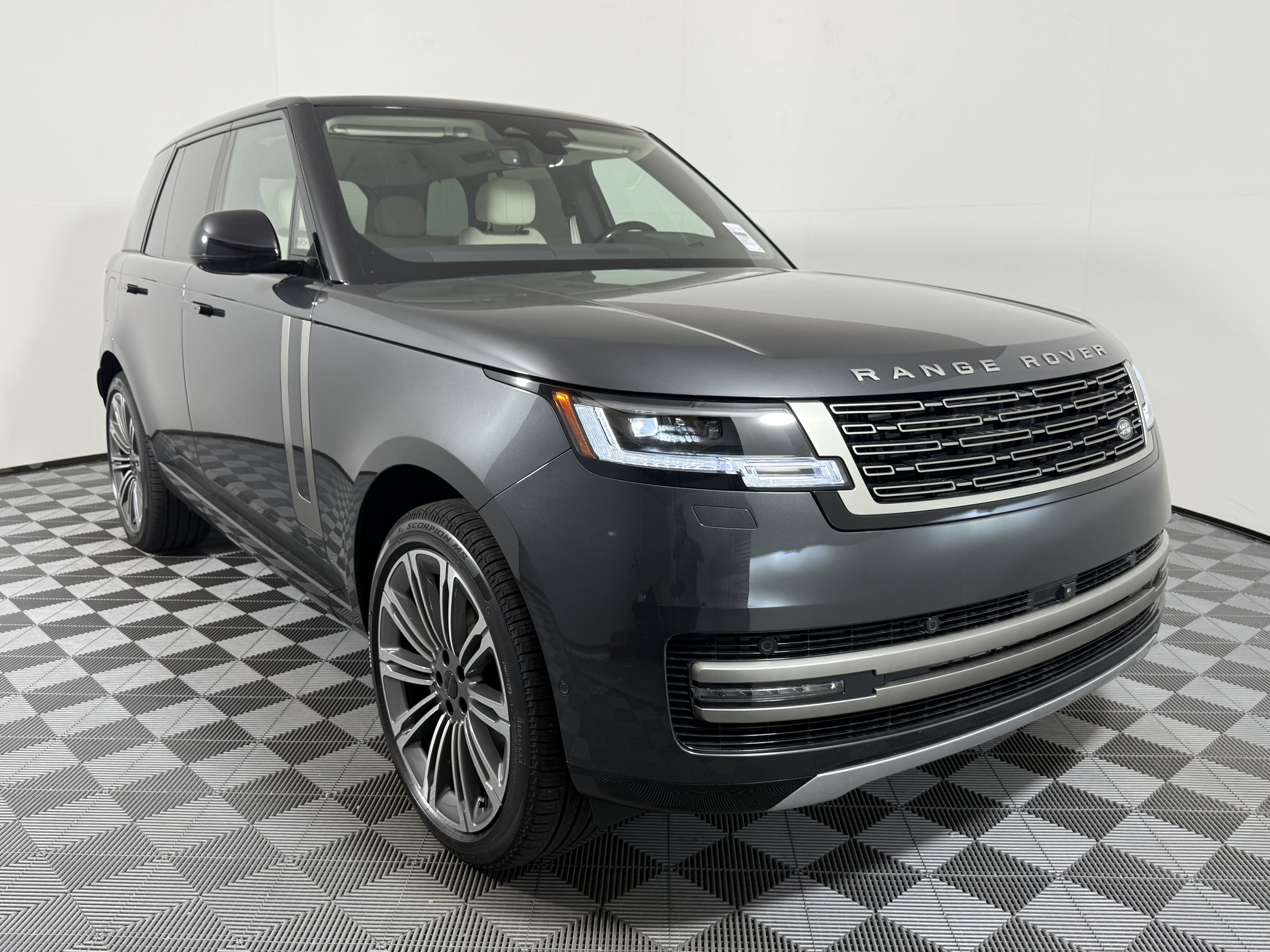 New 2026 Land Rover Range Rover SE AWD/4WD image 9