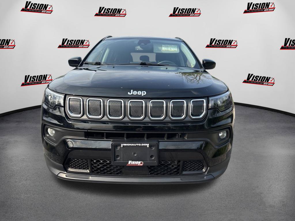 Used 2022 Jeep Compass Latitude w/ Convenience Group AWD/4WD image 2
