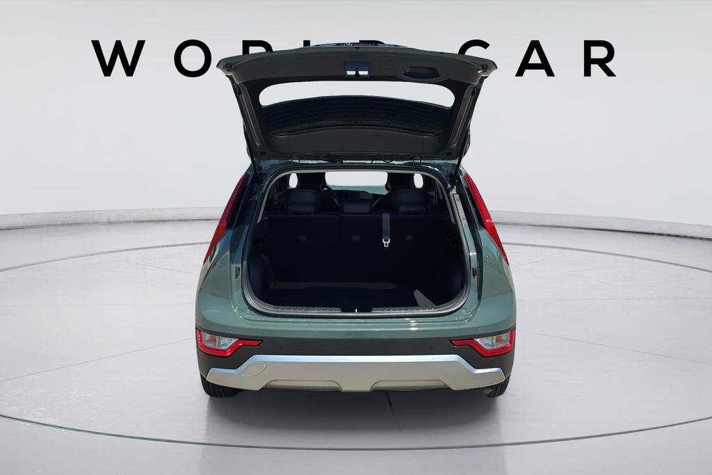 New 2025 Kia Niro EX image 18