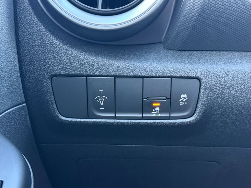 Used 2022 Hyundai Kona SEL image 18